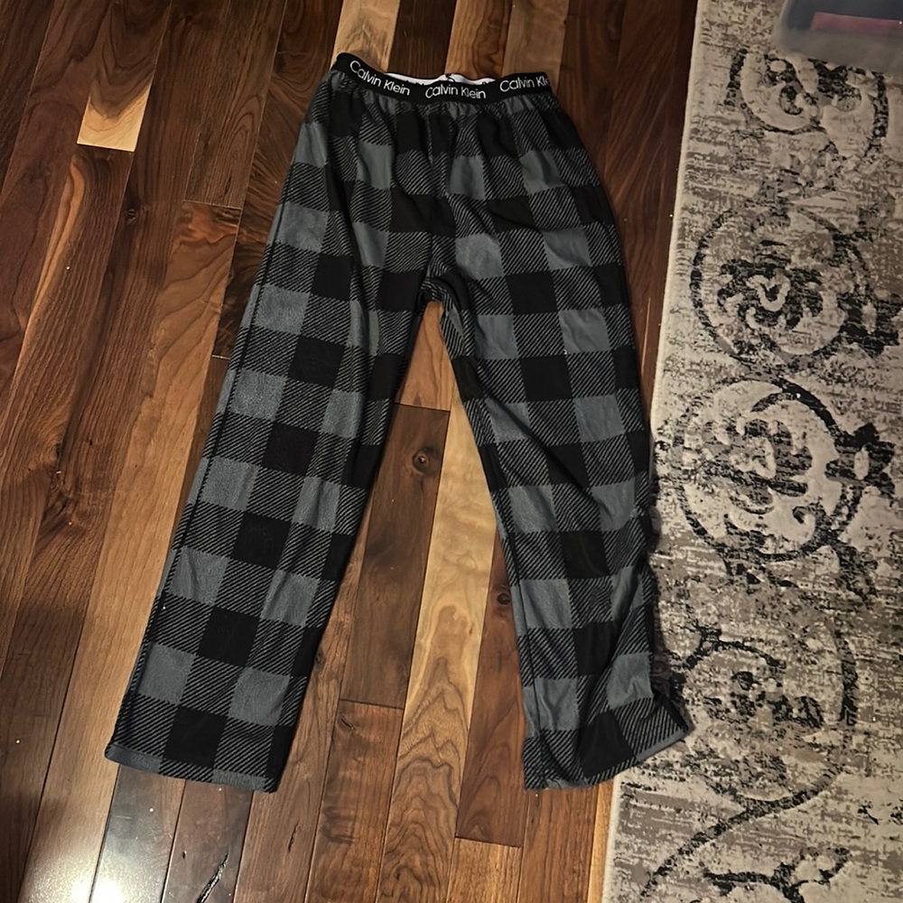 Size medium 7-8 Calvin Klein fleece PJs